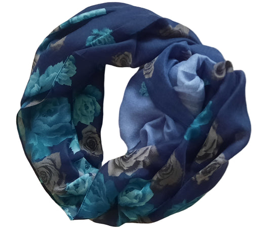 Blauer Loop-Schal mit Rosenmuster in Türkis und Grau, 100% Viskose
Blauer Loop-Schal mit Rosenmuster in Türkis und Grau