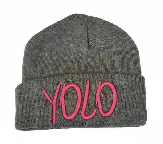 Warme Strickmütze mit Applikation ,Yolo' - Folad Home & Style