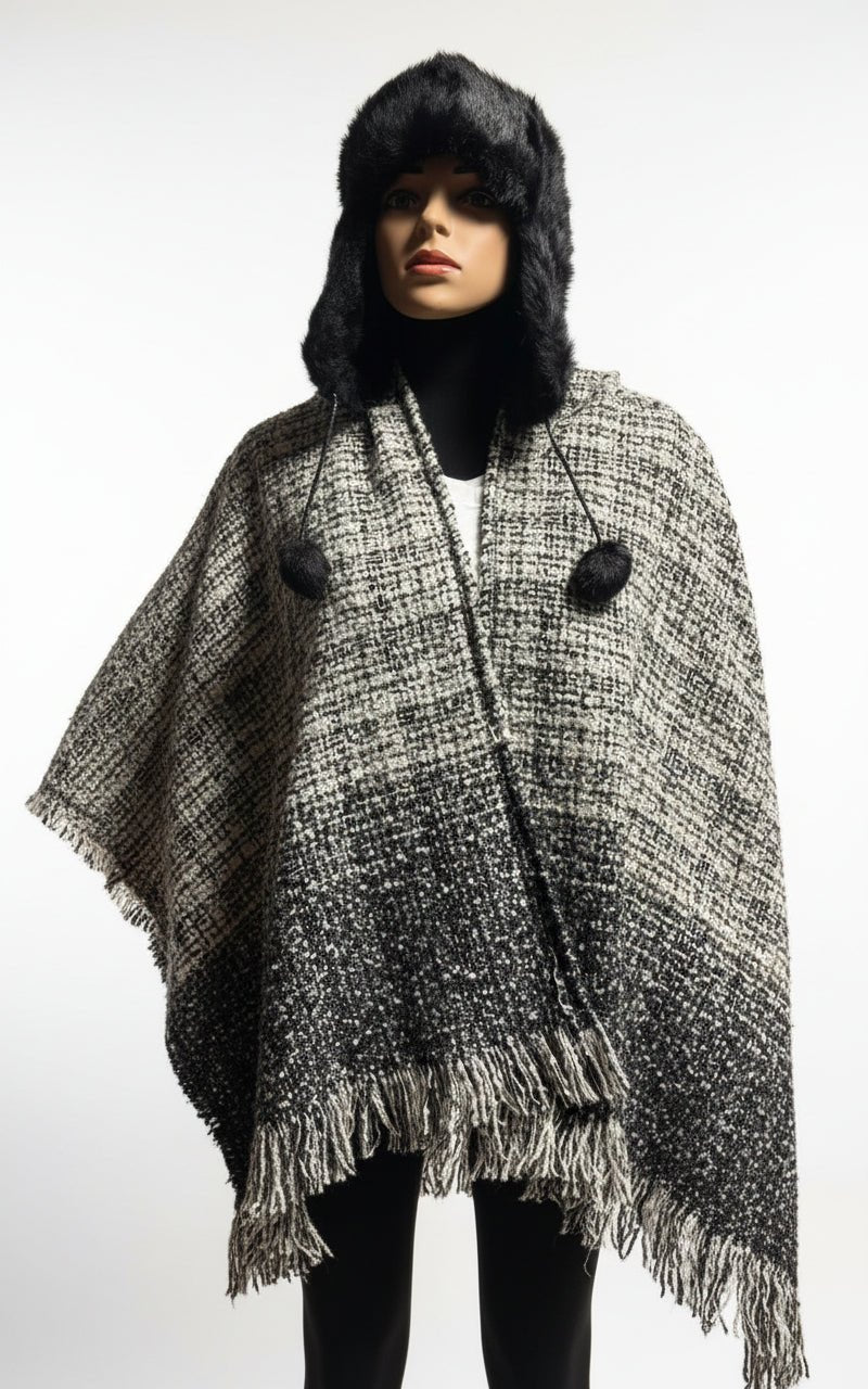 Flauschiger Poncho Schwarz - Grau – Warm & Stylisch für Winter - Folad Home & Style