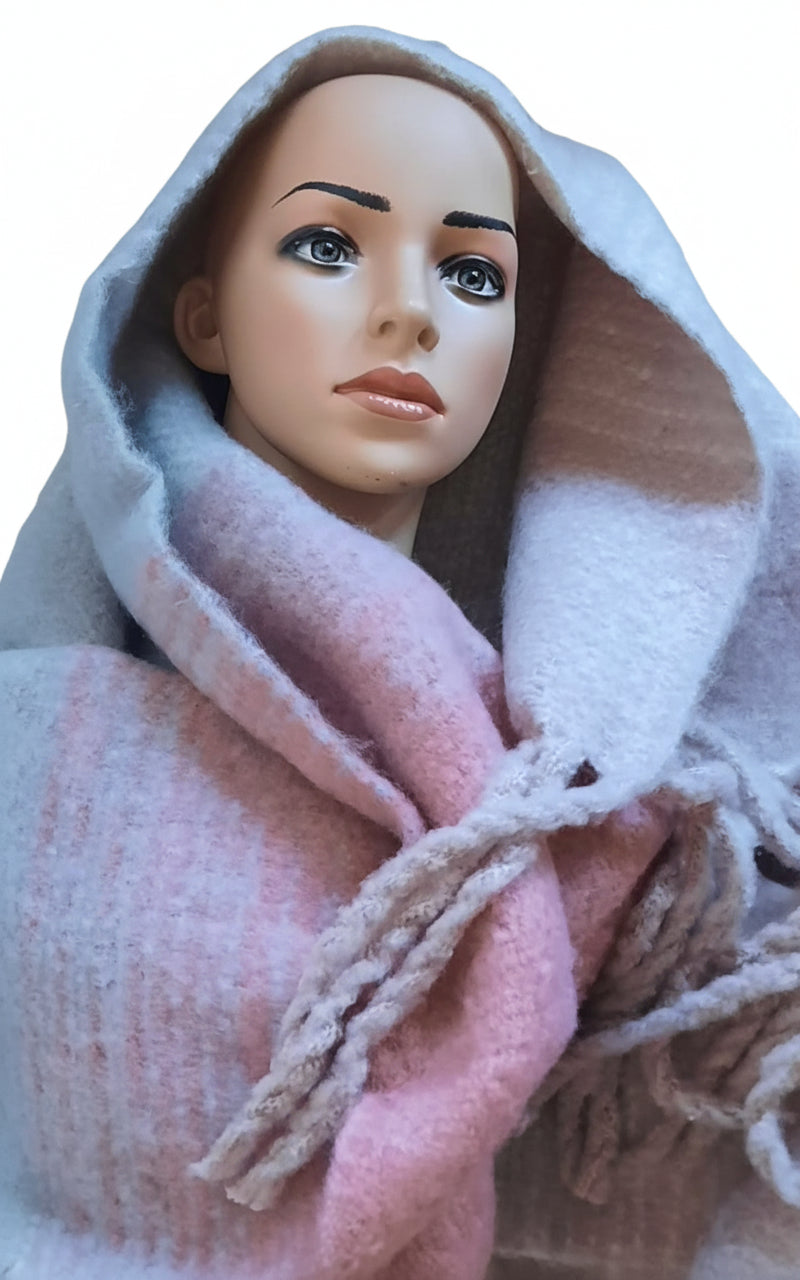 Flauschiger warmer Schal in Zartrosa und Hellblau, 30% Wolle