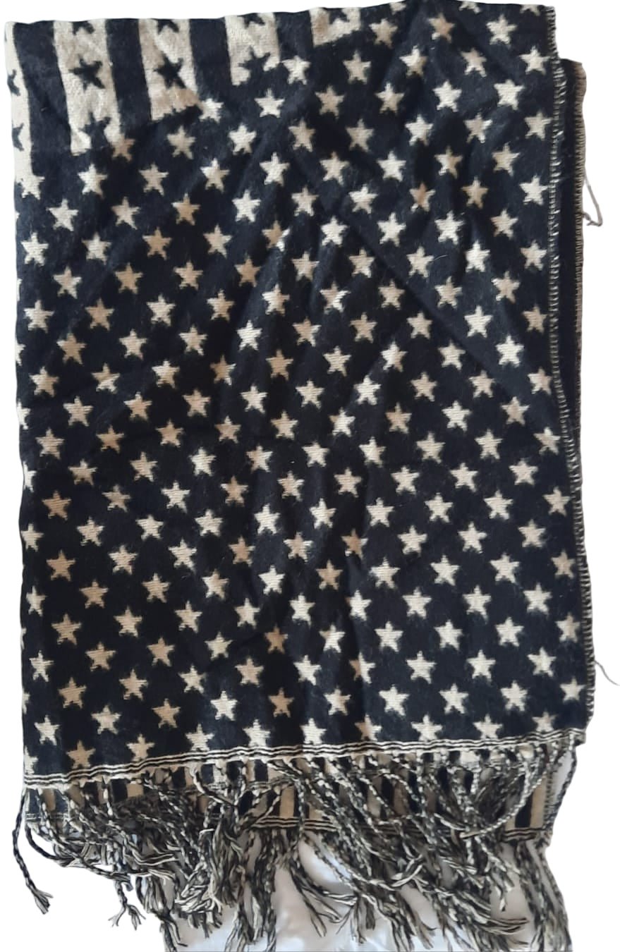 Wendeschal Schwarz mit Sternen – Vielseitig & Warm - Folad Home & Style