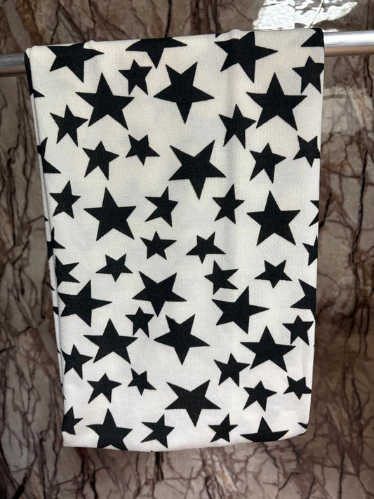 Schal Weiß mit schwarzen Sternen – Leicht & Luftig